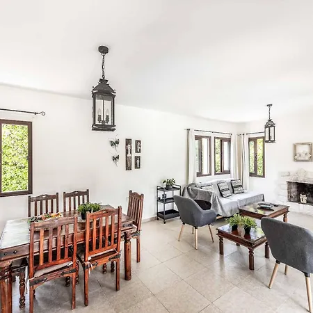 Villa Ay Kyriaki Prodromi